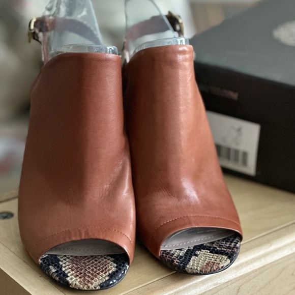 Vince Camuto size 9, saddle brown with snakeskin accents - Picture 5 of 5